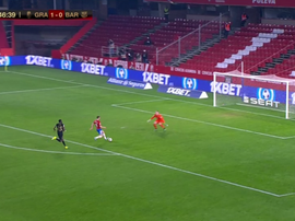 Soldado dejó atrás a Umtiti para poner el 2-0. Captura/Telecinco