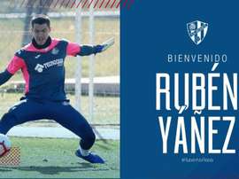 Rubén Yáñez desembarca en la meta del Huesca. Twitter/Huesca
