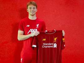 Van den Berg está a punto de firmar nuevo contrato con los 'reds'. LiverpoolFC
