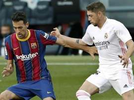 Valverde y Busquets, cara y cruz del Barça-Madrid. EFE