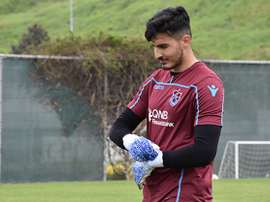 La duda de Cakir: pelear por el puesto con Alisson o Szczesny. Trabzonspor