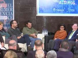 La Asociación de Futbolistas del Valencia rindió un homenaje. Captura/ValenciaTV