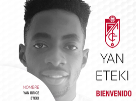 Eteki, presentado como nuevo jugador del Granada. Twitter/GranadaCdeF