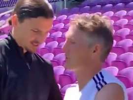 Ibrahimovic bromeó con la edad... pese a ser mayor que Bastian. ESPN