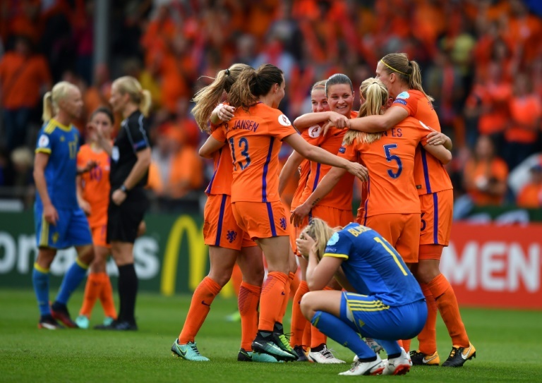 Dutch Women Edge Into Semi Finals