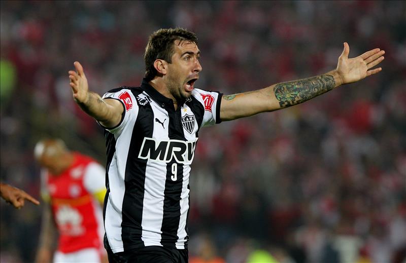 El 'hat trick' de Pratto refuerza al Atlético Mineiro como ...