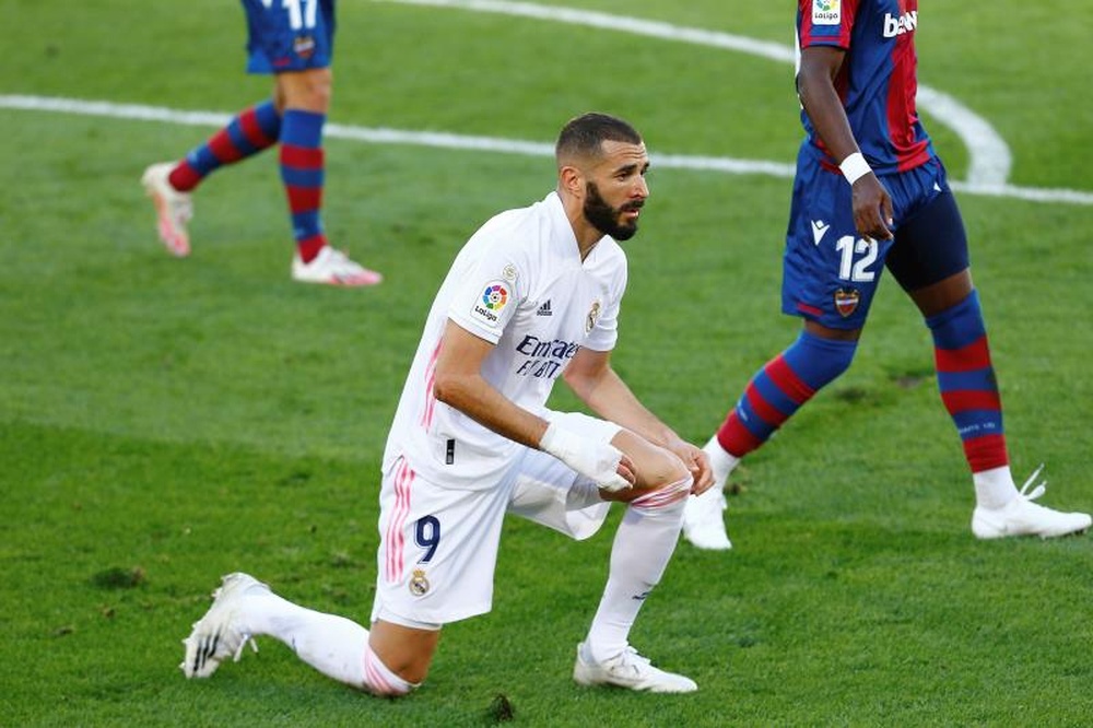 Benzema contó cómo fue su fichaje por el Madrid. EFE