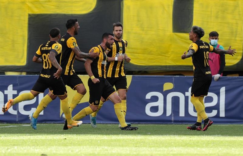 Penarol Y Montevideo City Se Inmolan En La Lucha Por El Titulo