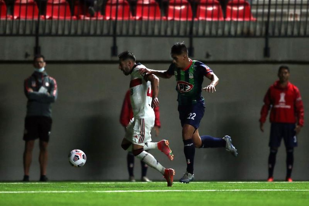 Flamengo empató a dos ante Unión La Calera. EFE