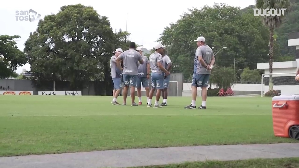 Santos train ahead of Boca Juniors clash at La Bombonera. DUGOUT