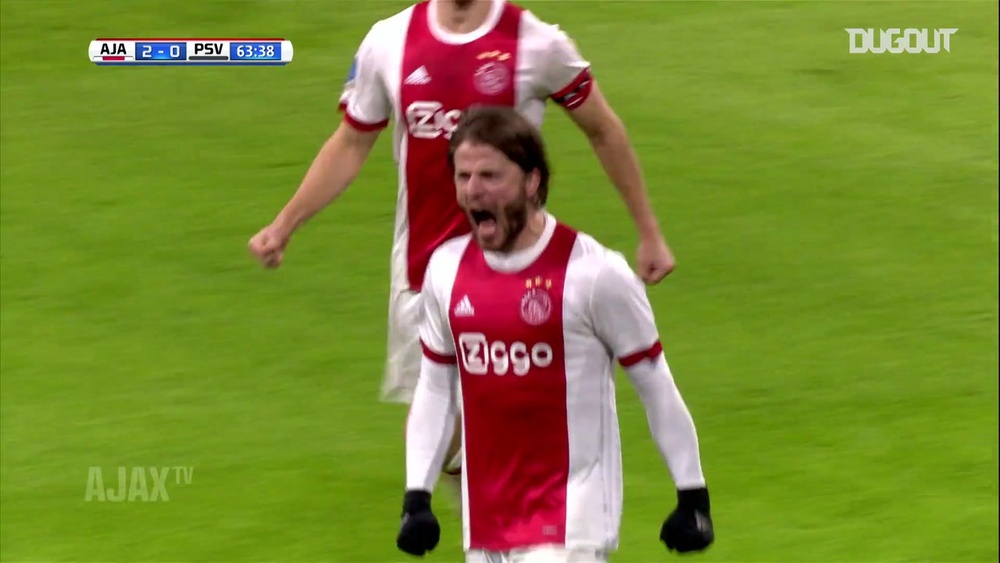 Il gran gol di Schöne contro il PSV. Dugout