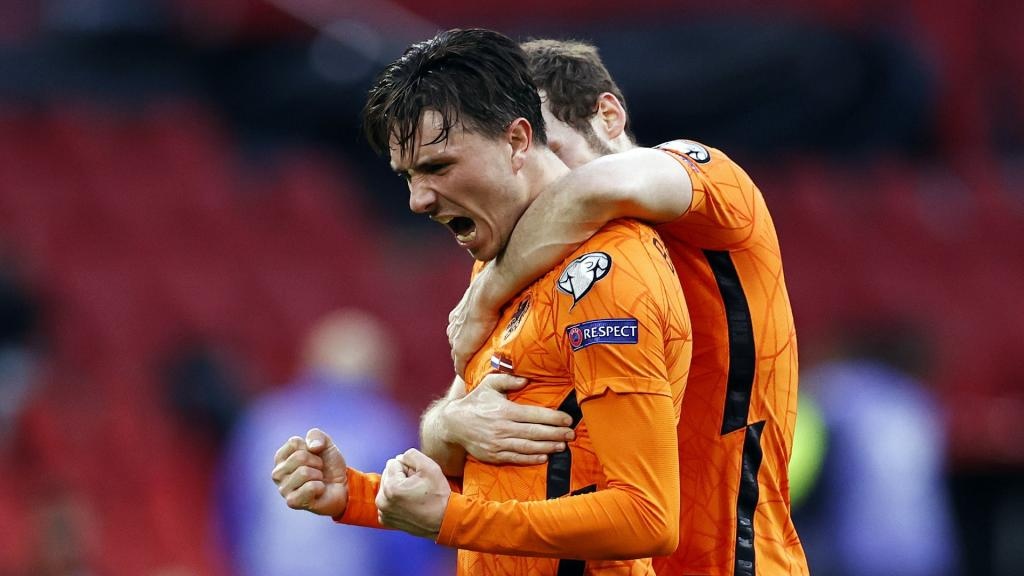 Berghuis And De Jong Get Oranje Off The Mark