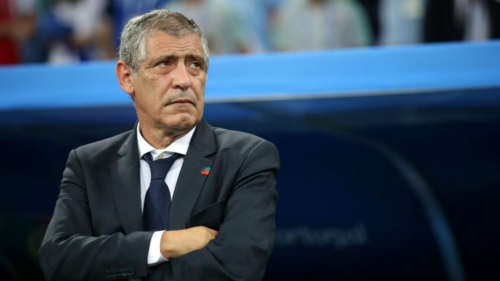 The 68-year old son of father (?) and mother(?) Fernando Santos in 2023 photo. Fernando Santos earned a 2.61 million dollar salary - leaving the net worth at  million in 2023