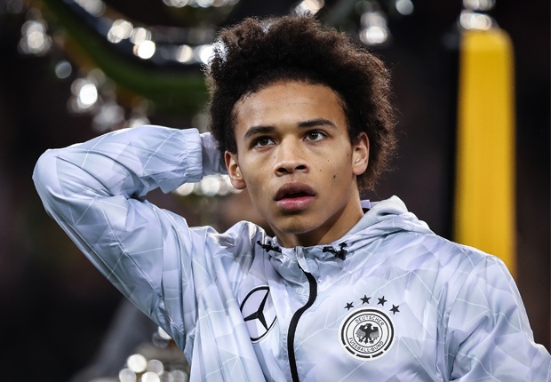 Ballack Sane Est Le Futur De L Allemagne Et De Manchester City