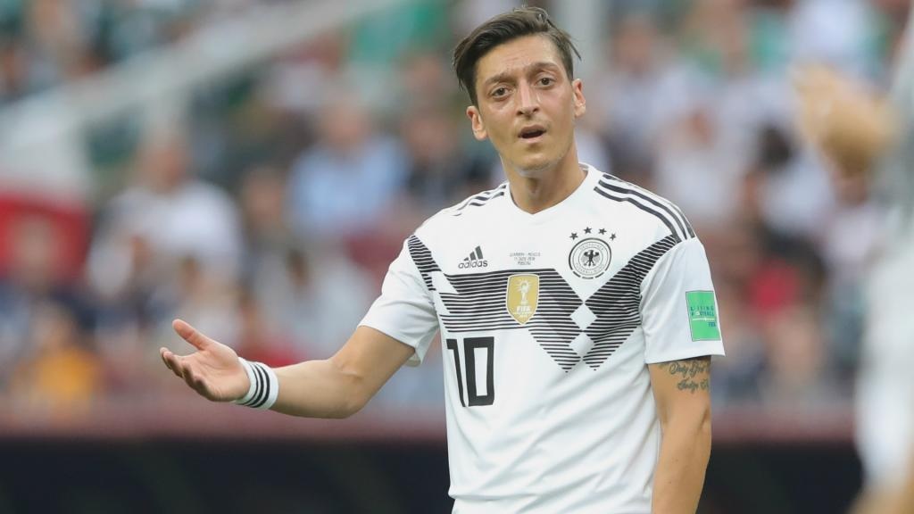 Erdogan Backs Ozil In Germany Row