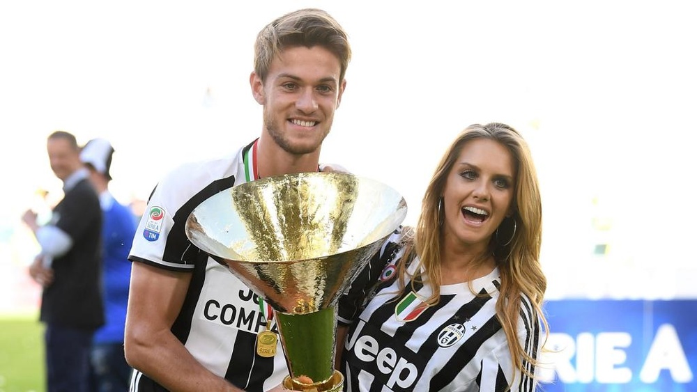 Polemiche sui tamponi, la fidanzata di Rugani