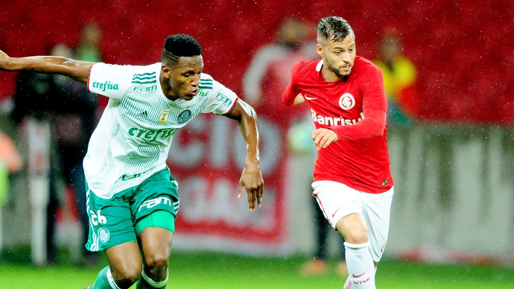 Nico Lopez Yerry Mina Internacional Palmeiras CdB 31052017